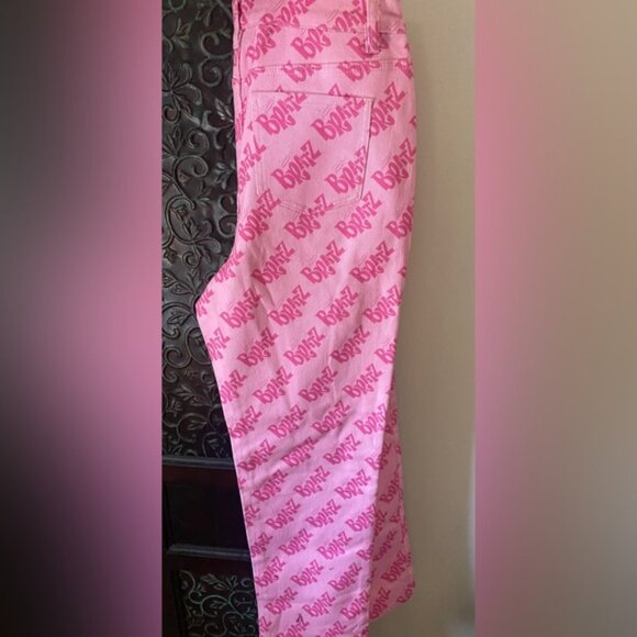 Dolls Kill x Bratz Got Bratitude Mom Jeans NWT - Picture 2 of 4